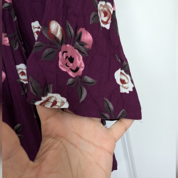 Monday Fun Women's Floral Purple Blouse Size Small - Picture 7 of 9